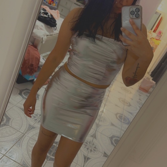 ✨METALLIC SET✨ - Picture 5 of 5